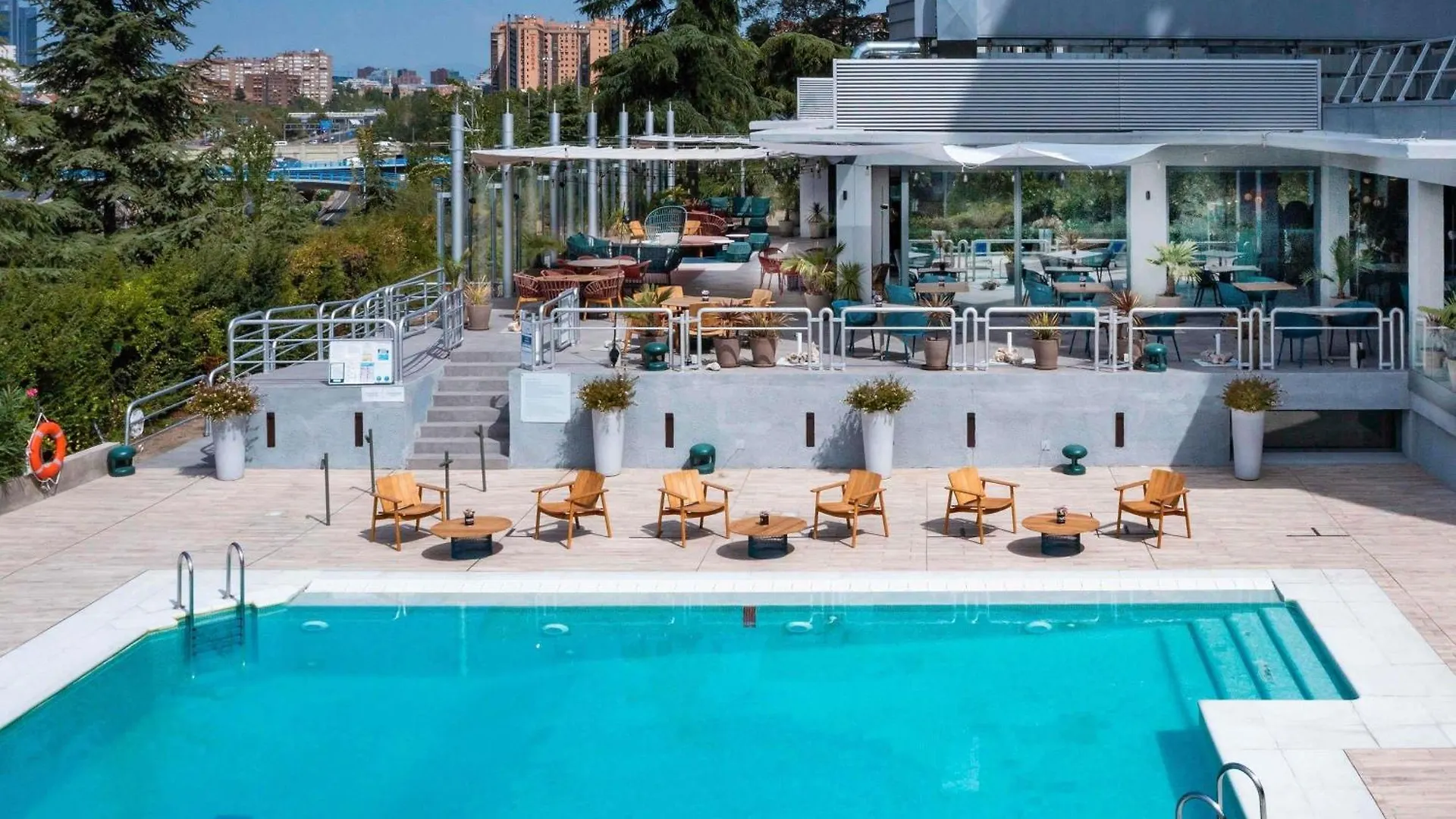 Ciudad Lineal, Madrid: 5 Hoteles Cerca del Aeropuerto Comparados