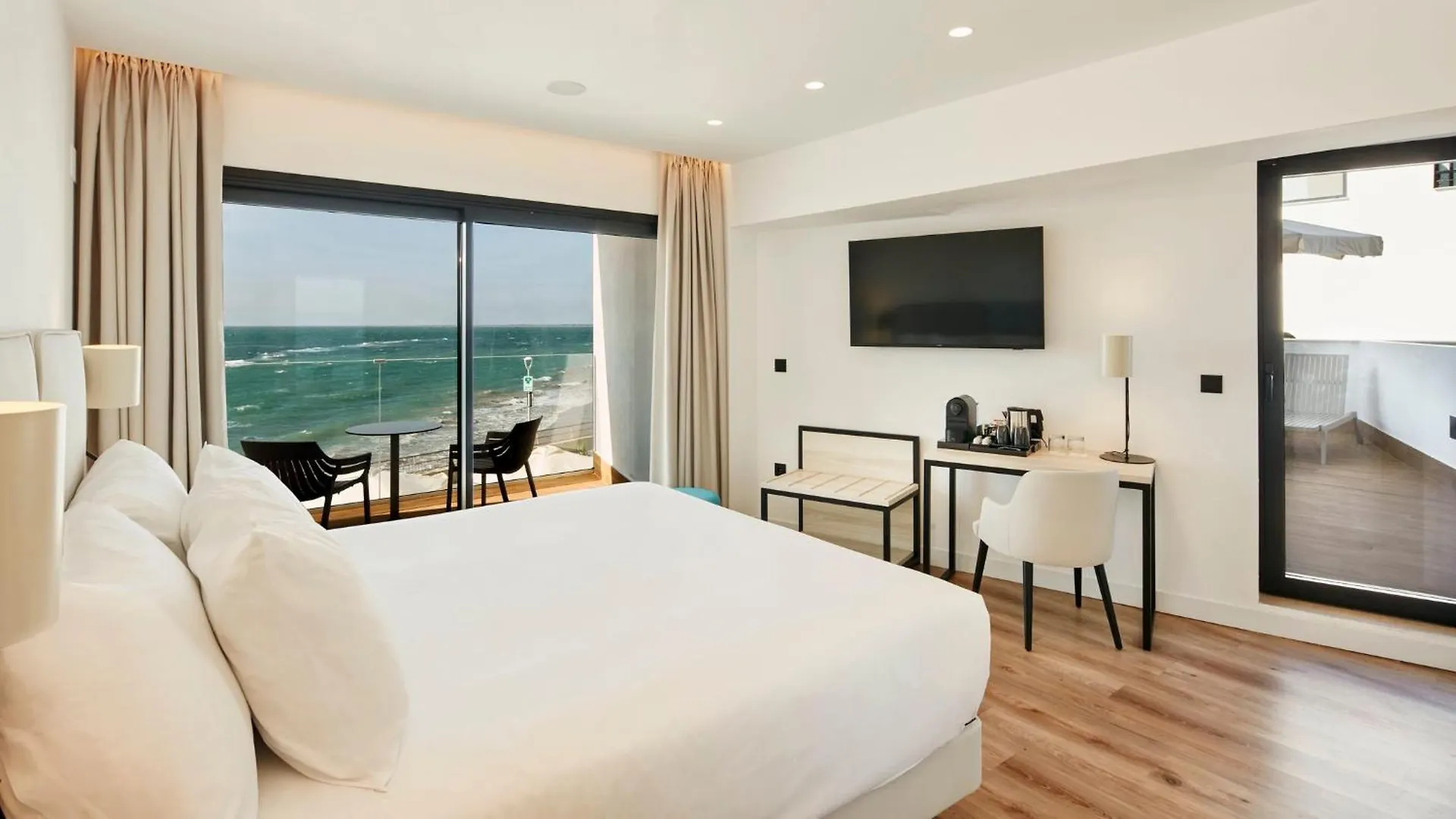 4 Hoteles de Playa en Cádiz Provincia que Valen la Pena