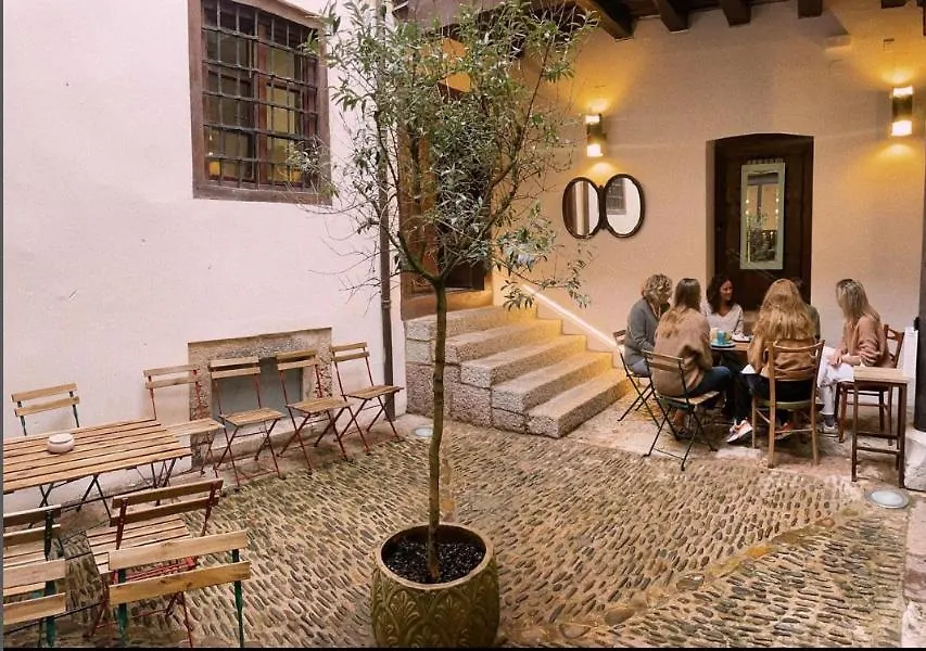 6 Hoteles Económicos cerca del Convento de San Marcos en León