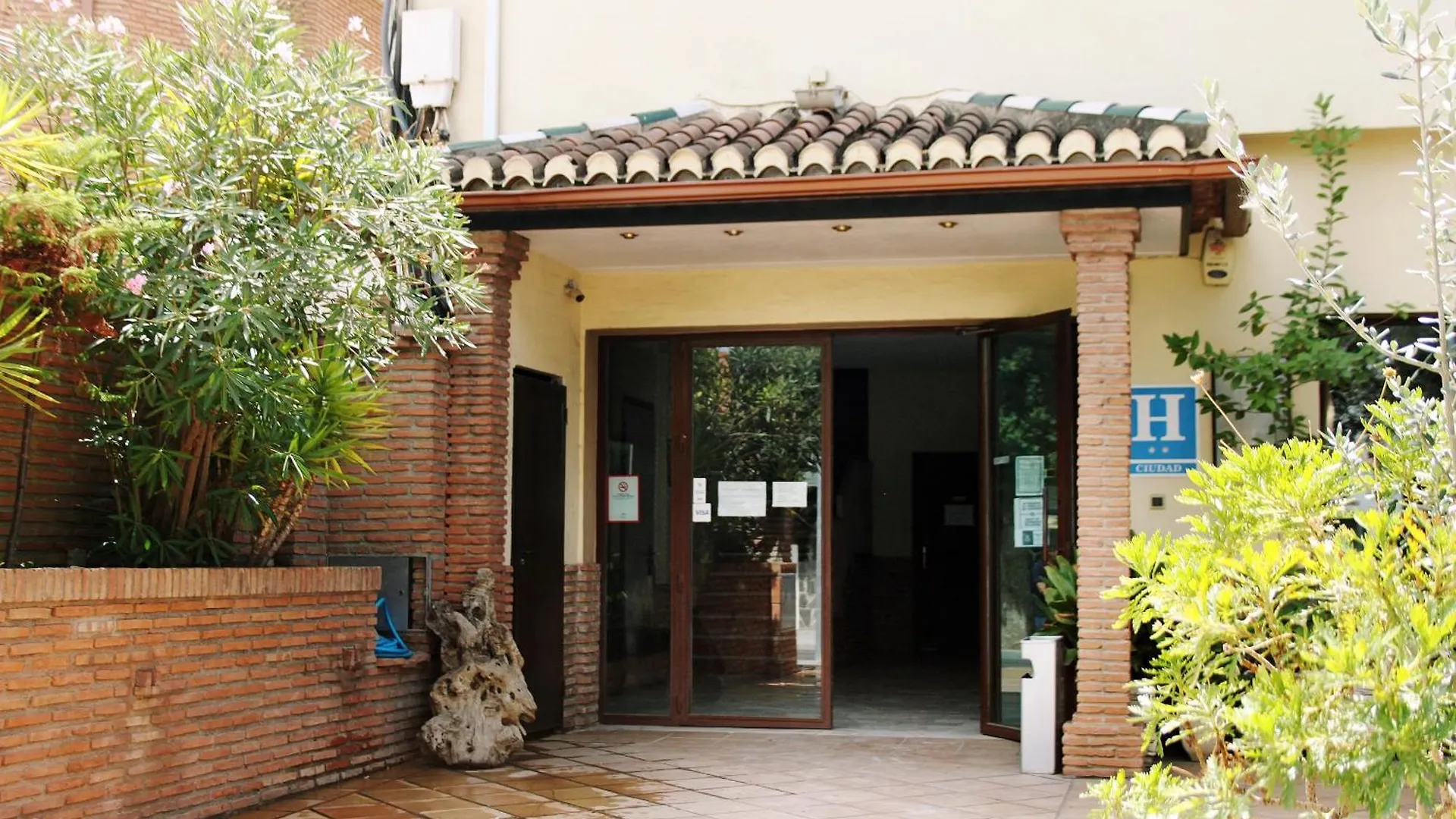 4 Hoteles en Granada que Vale la Pena Reservar