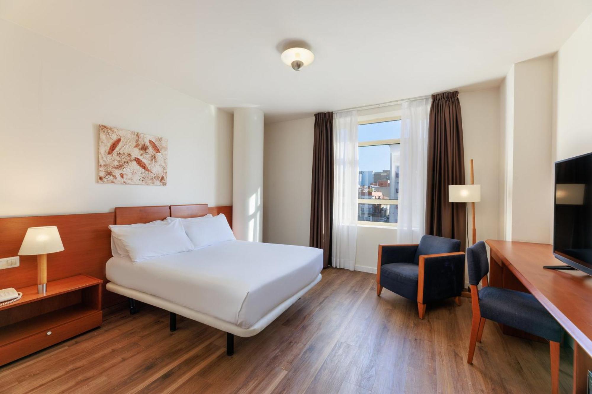 4 Hoteles 3 Estrellas Cerca de Parroquia de San José